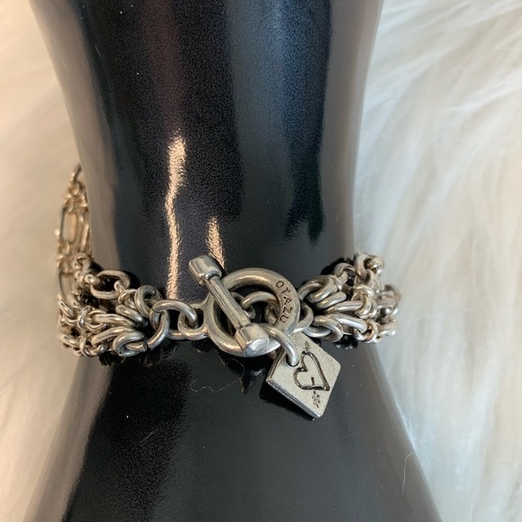 Elegant Silver Bracelet with Intricate Chain Design - Picture 3 of 8